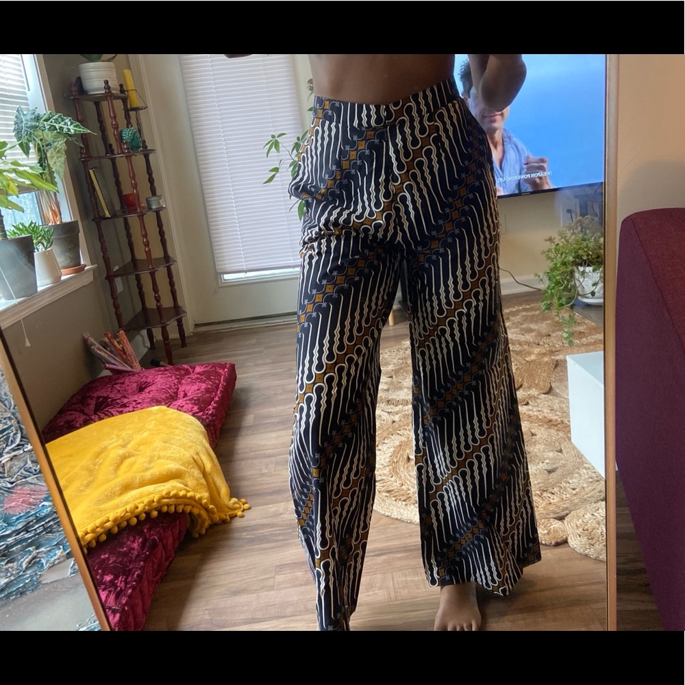 Summer style flare pants ✨ BATIK KERIS